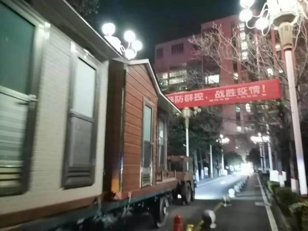 爱心捐赠，共抗疫情——金冠环保新能源向南阳市第一人民医院捐赠并连夜安装光伏移动厕所
